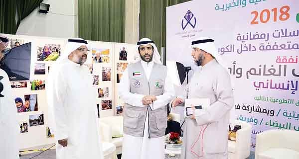 تعاون فريق شركة على الغانم التطوعي مع جمعية السلام للأعمال الإنسانيةوالخيرية في توزيع المساعدات للأسر المتعففة