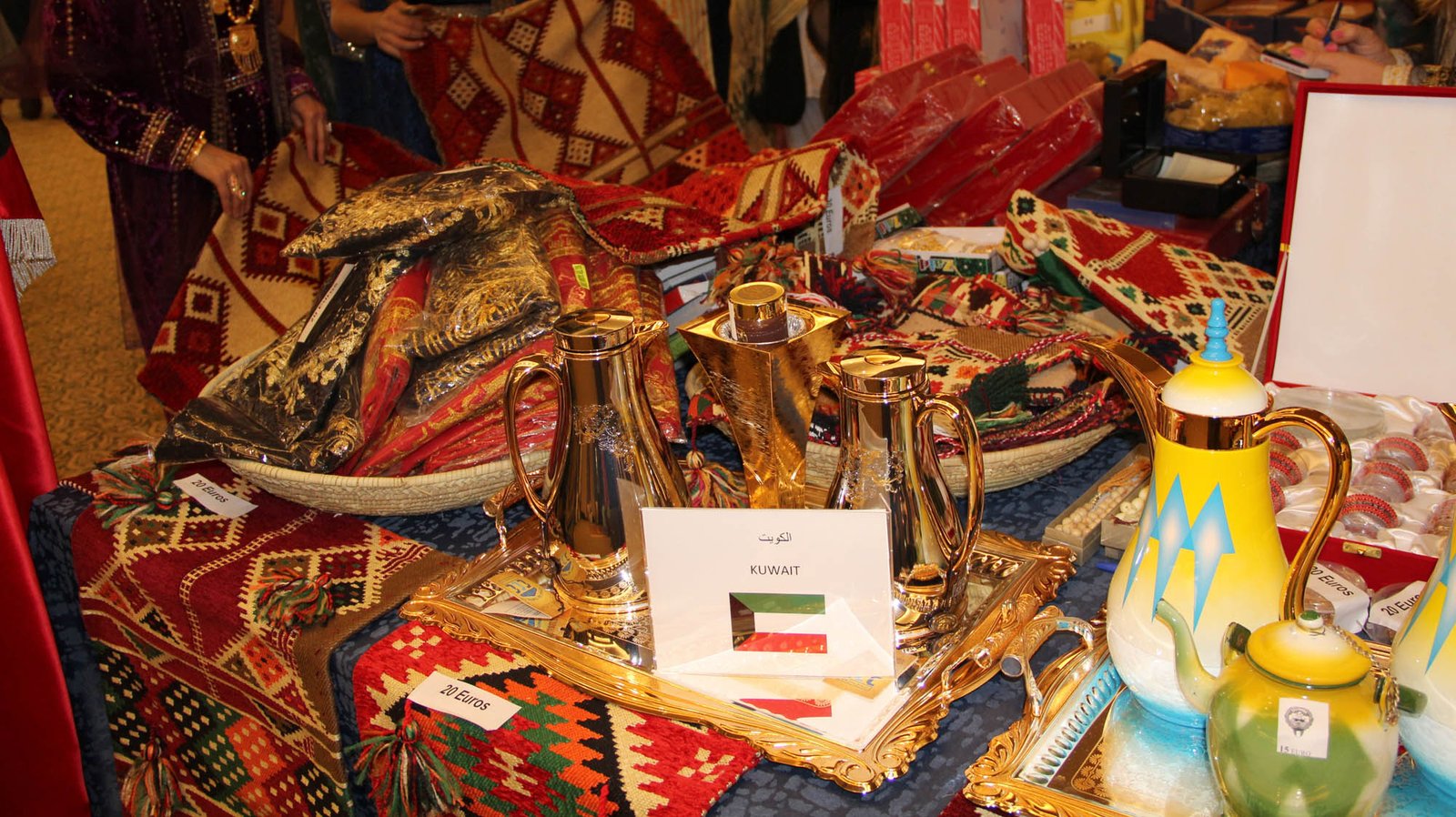 الأسواق الخيرية