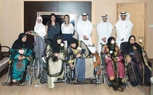 فريق VIVA خلال زيارة دار المسنين